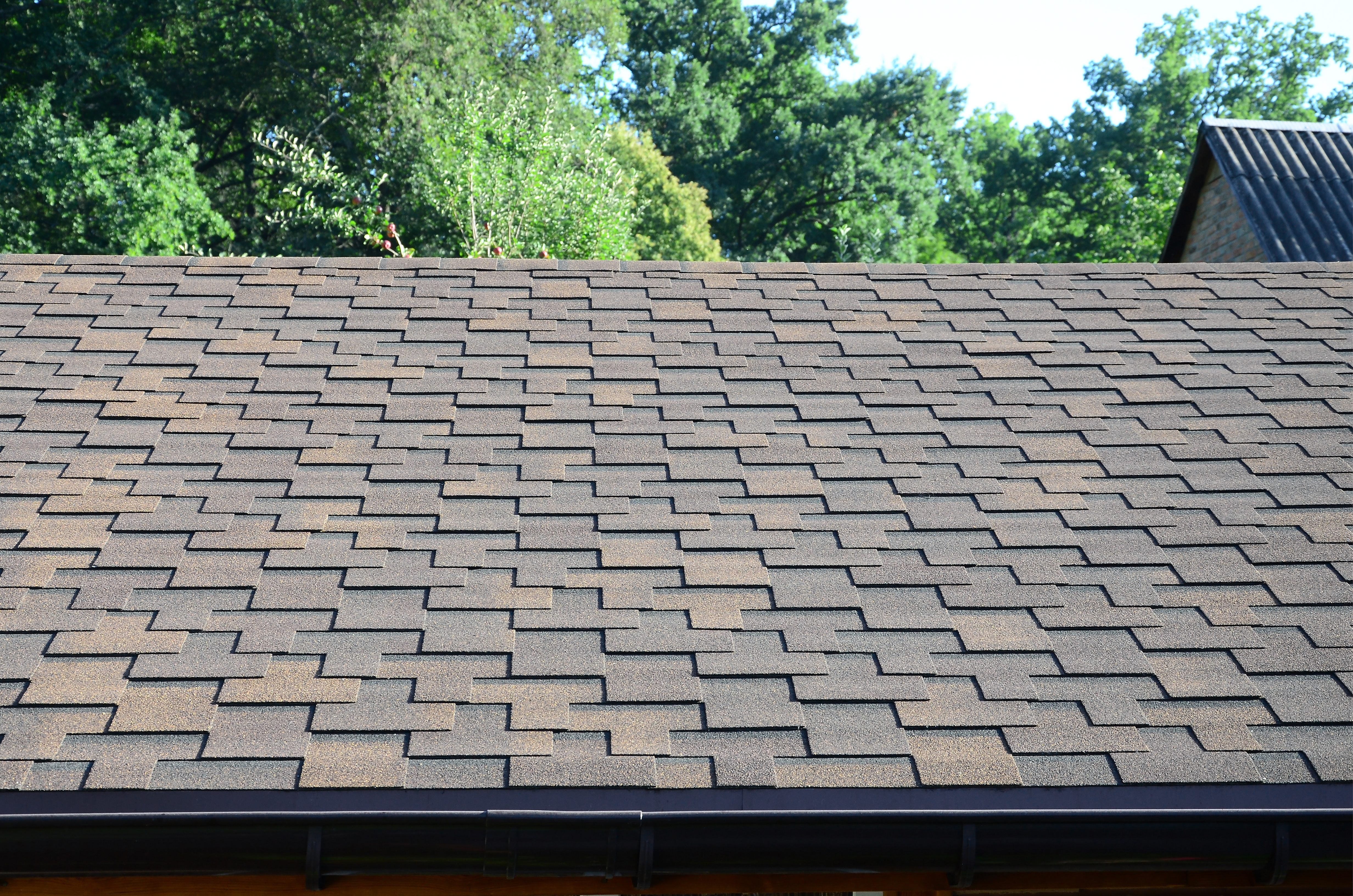 https://www.omidfarelectronic.com/wp-content/uploads/2024/08/img-185668-modern-shingle-roof.jpg